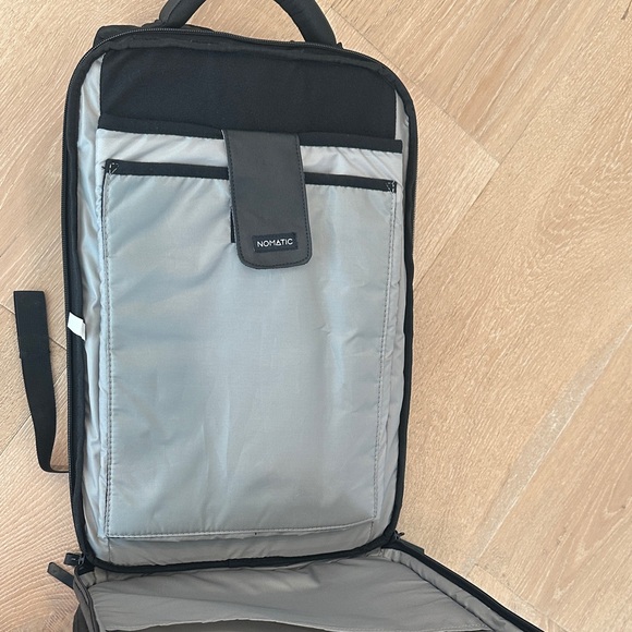 Nomatic Black Men's Travel Pack Backpack 20L Tech Techie Carry-On - Picture 6 of 10